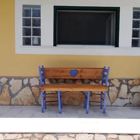 Friendly Orchard Oasis In Corfu's Tranquil Heart * Vigglatouri